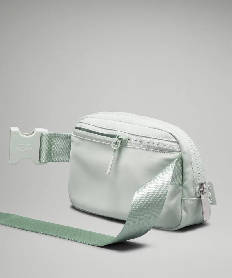 Everywhere Belt Bag 1L 4