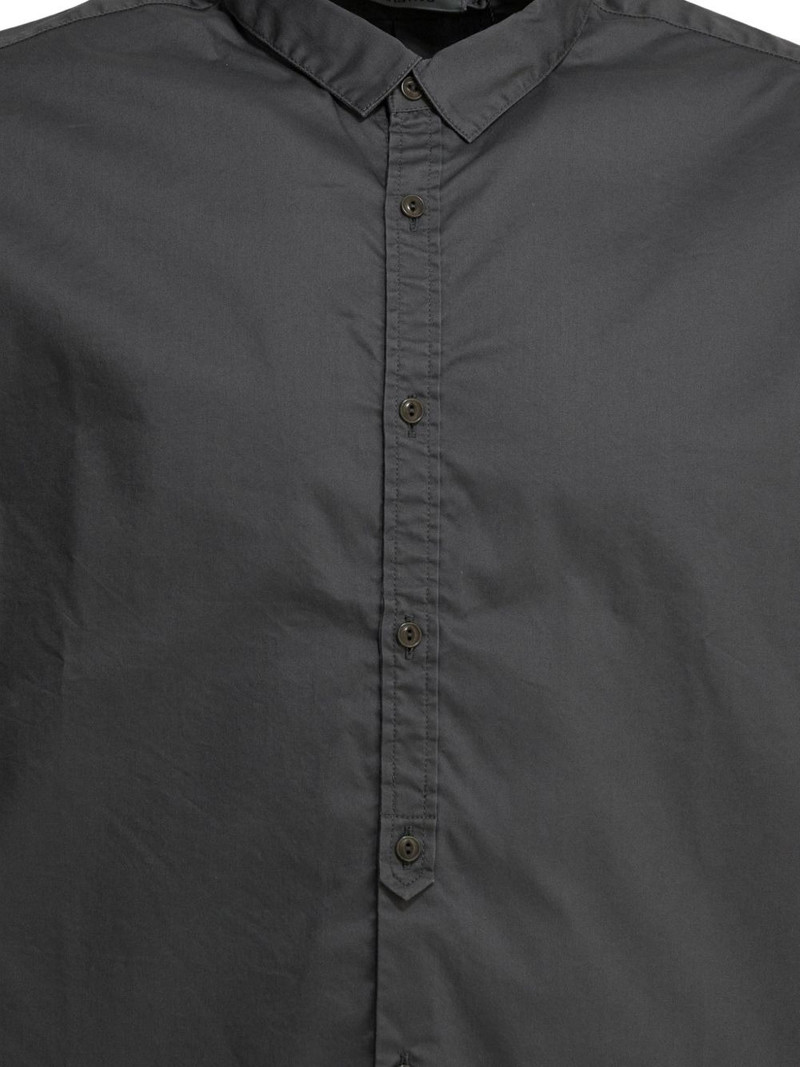 long-sleeved buttoned shirt 3