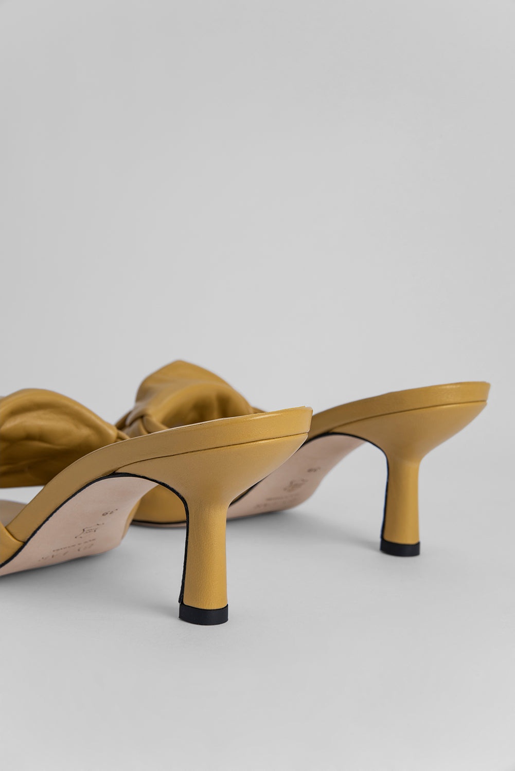 Lana Ochre Gloss Leather - 4