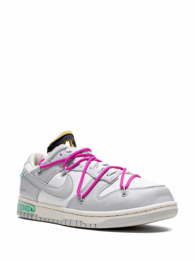 Nike x Off-White Dunk Low sneakers outlook