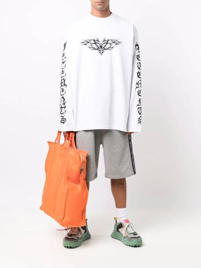 VETEMENTS Gothic print long-sleeve T-shirt outlook