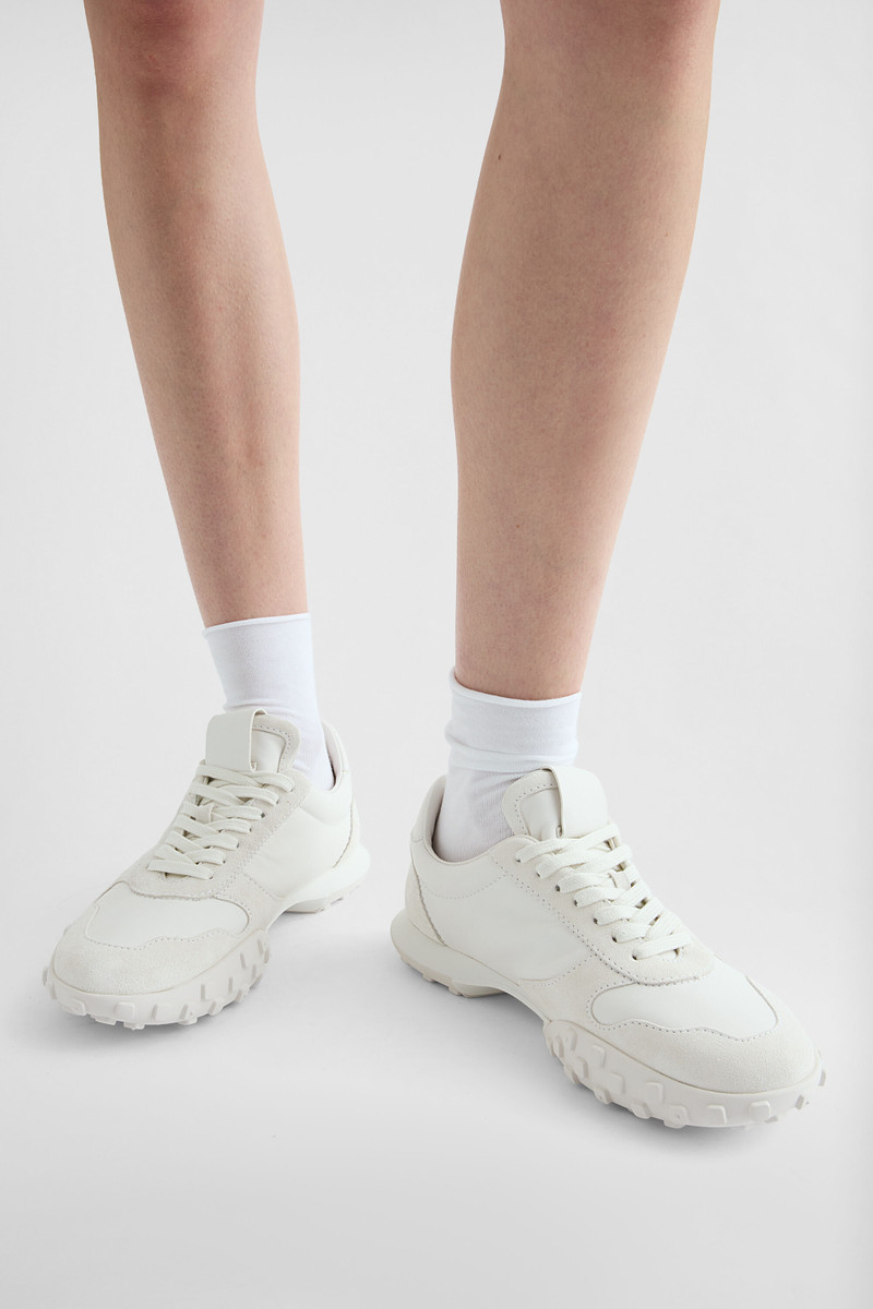 Moon Sneaker 7