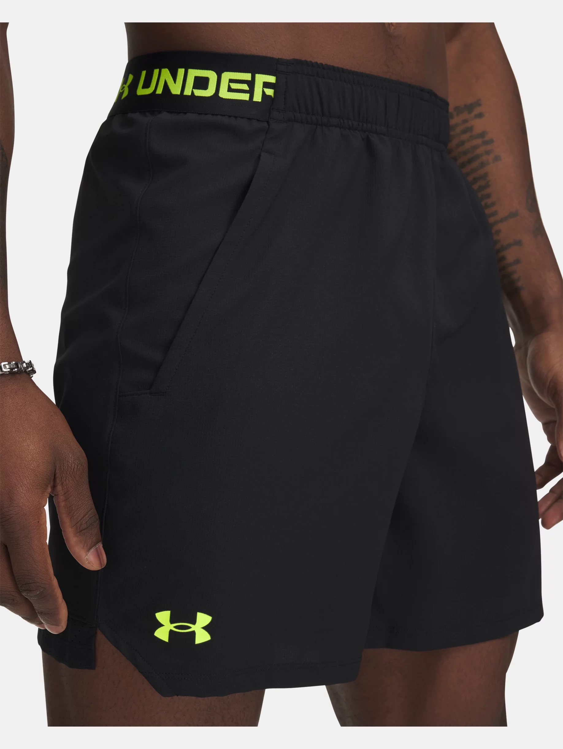 UA Vanish Woven - 4