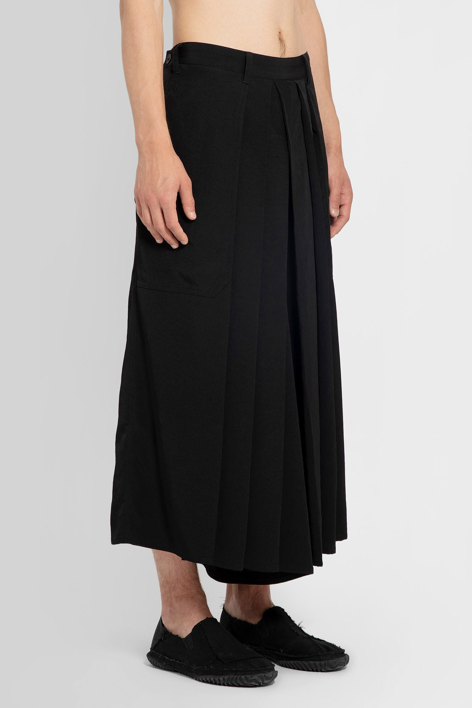 YOHJI YAMAMOTO MAN BLACK TROUSERS - 3