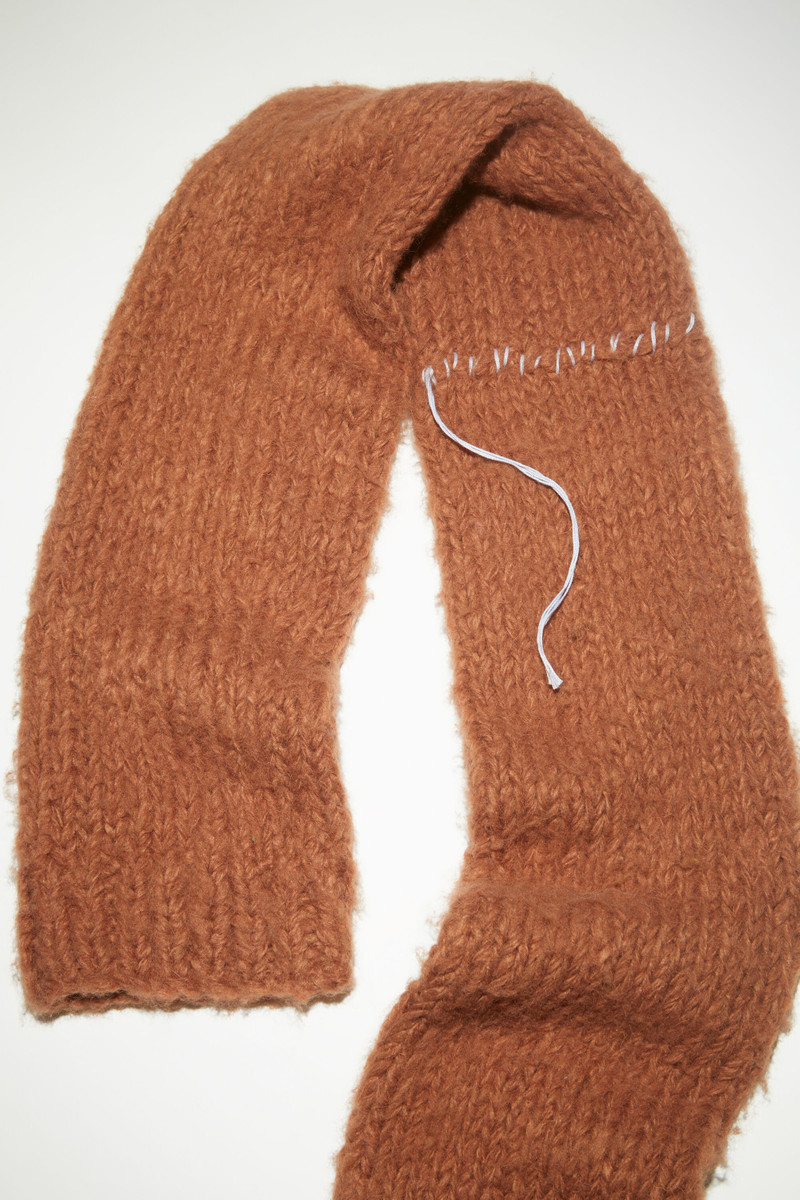 Alpaca blend sleeve scarf - Ginger brown 4