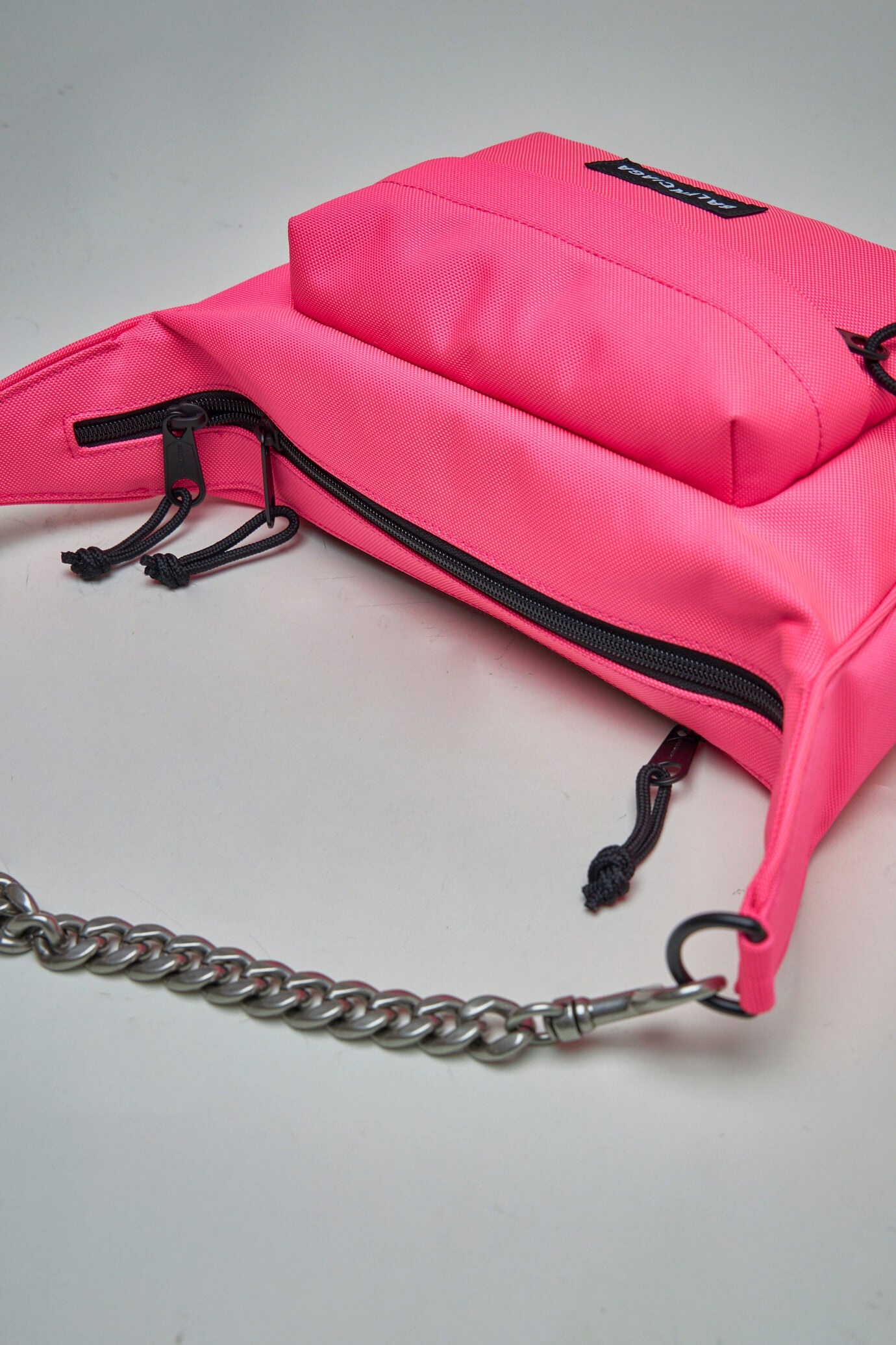BALENCIAGA Raver Bag M w/Chain | labelsfashion | REVERSIBLE