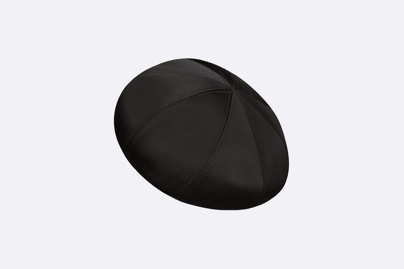 Dior Beret outlook