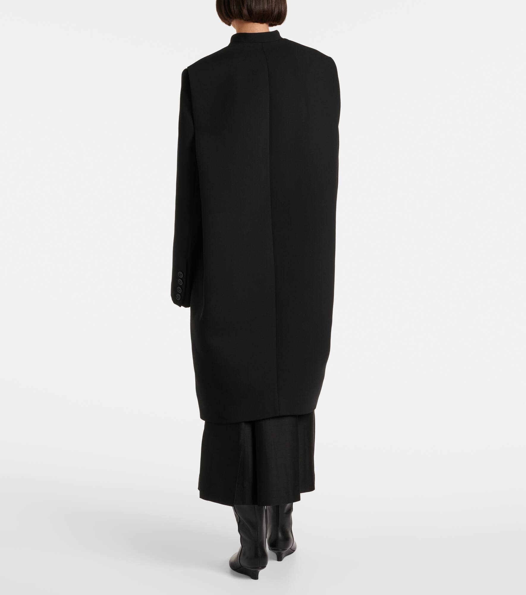 Deep pleated coat - 3