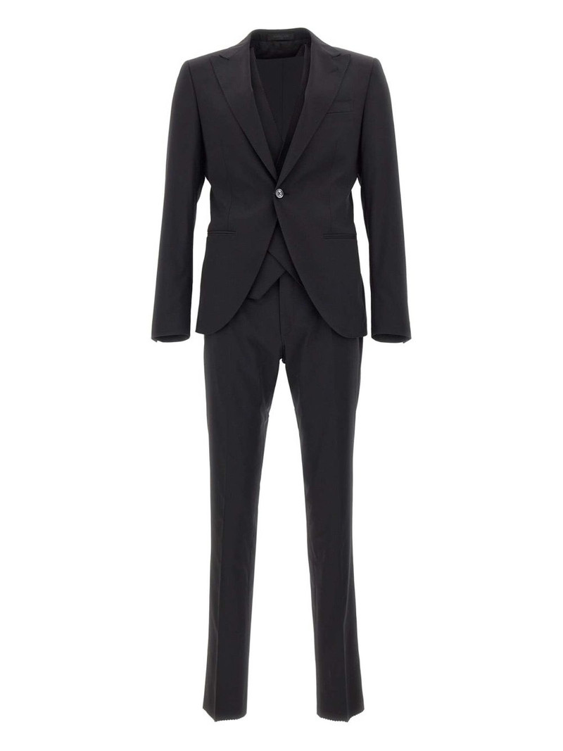 single-breasted suit 1