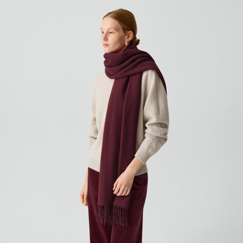 Theory Classic Scarf in Cashmere outlook