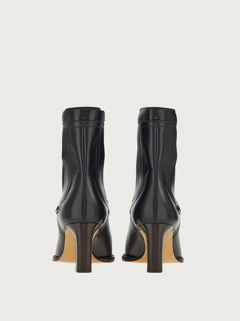 VARA CHAIN ANKLE BOOT 4