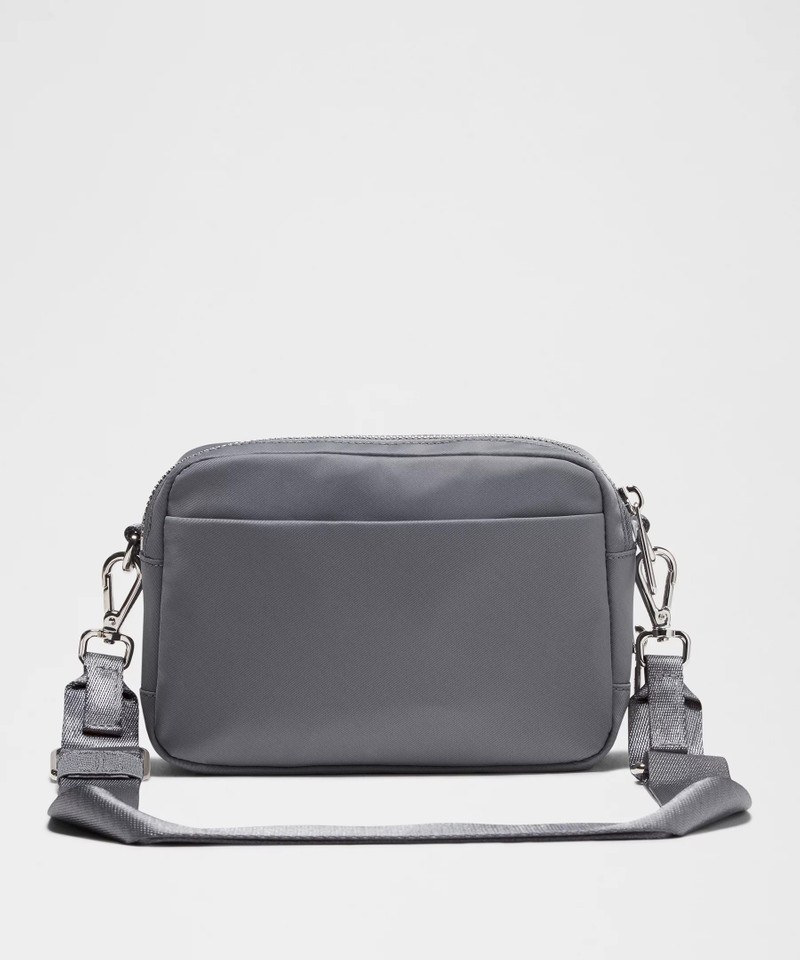 Everywhere Crossbody Bag 2L *Metal Hardware 3