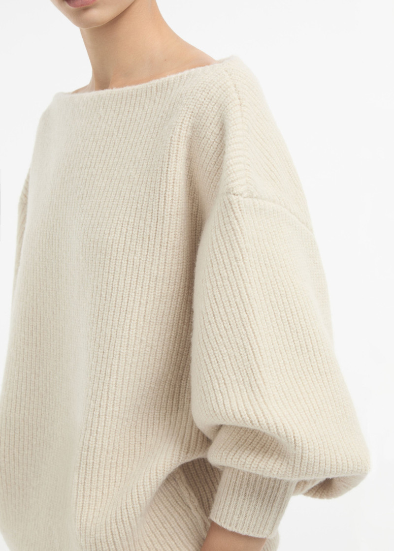 Oversized Boatneck Sweater in Wool Cashmere 3