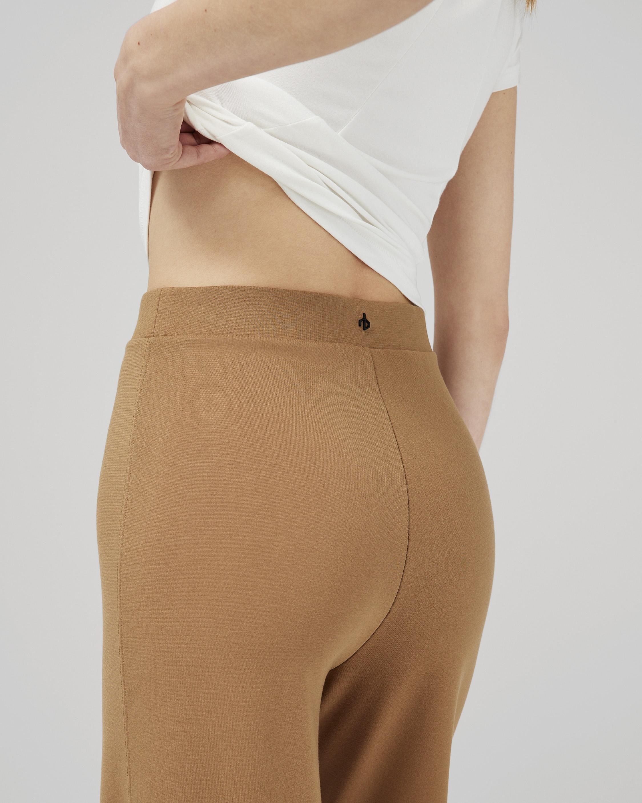 Irina Ponte Wide Leg Pant
Relaxed Fit Pant - 7