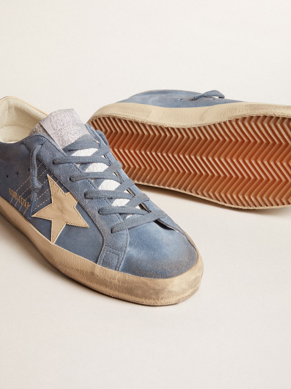 Super-Star in light blue suede with beige leather star and heel tab - 3