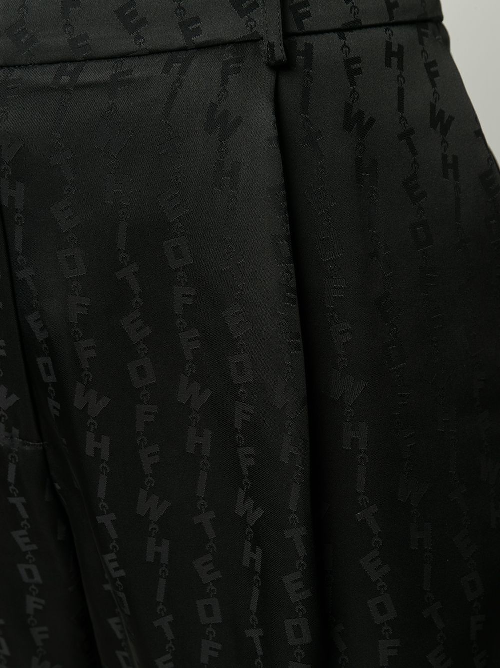 tone-on-tone logo shorts - 5
