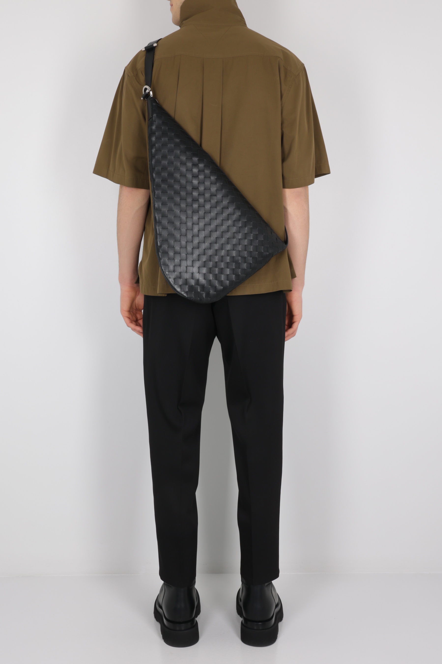 Bottega Veneta VIRGULE SHOULDER BAG IN INTRECCIATO VN