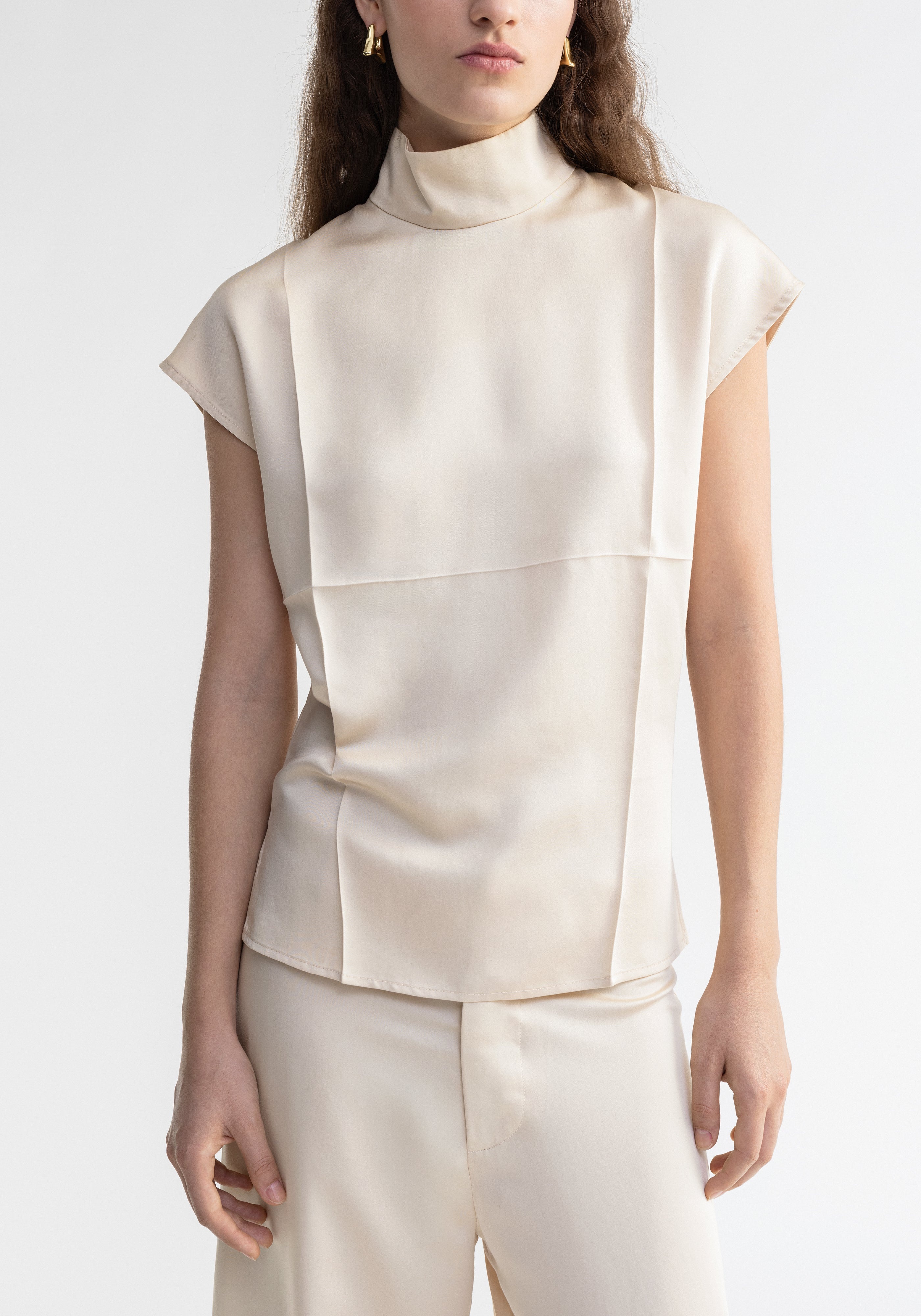 Tシャツ・カットソー Aeron Flora - Cupro Sleeveless Turtleneck Aeron Flora - Cupro Sleeveless Turtleneck | ShopSimon