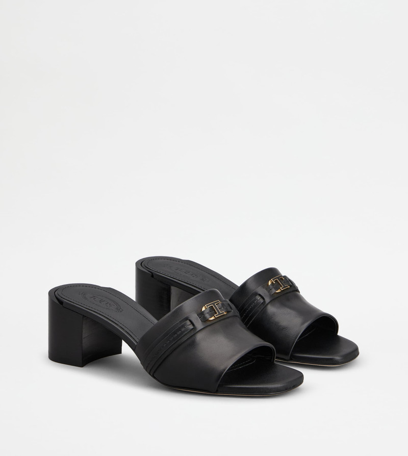 SANDALS IN LEATHER - BLACK 2