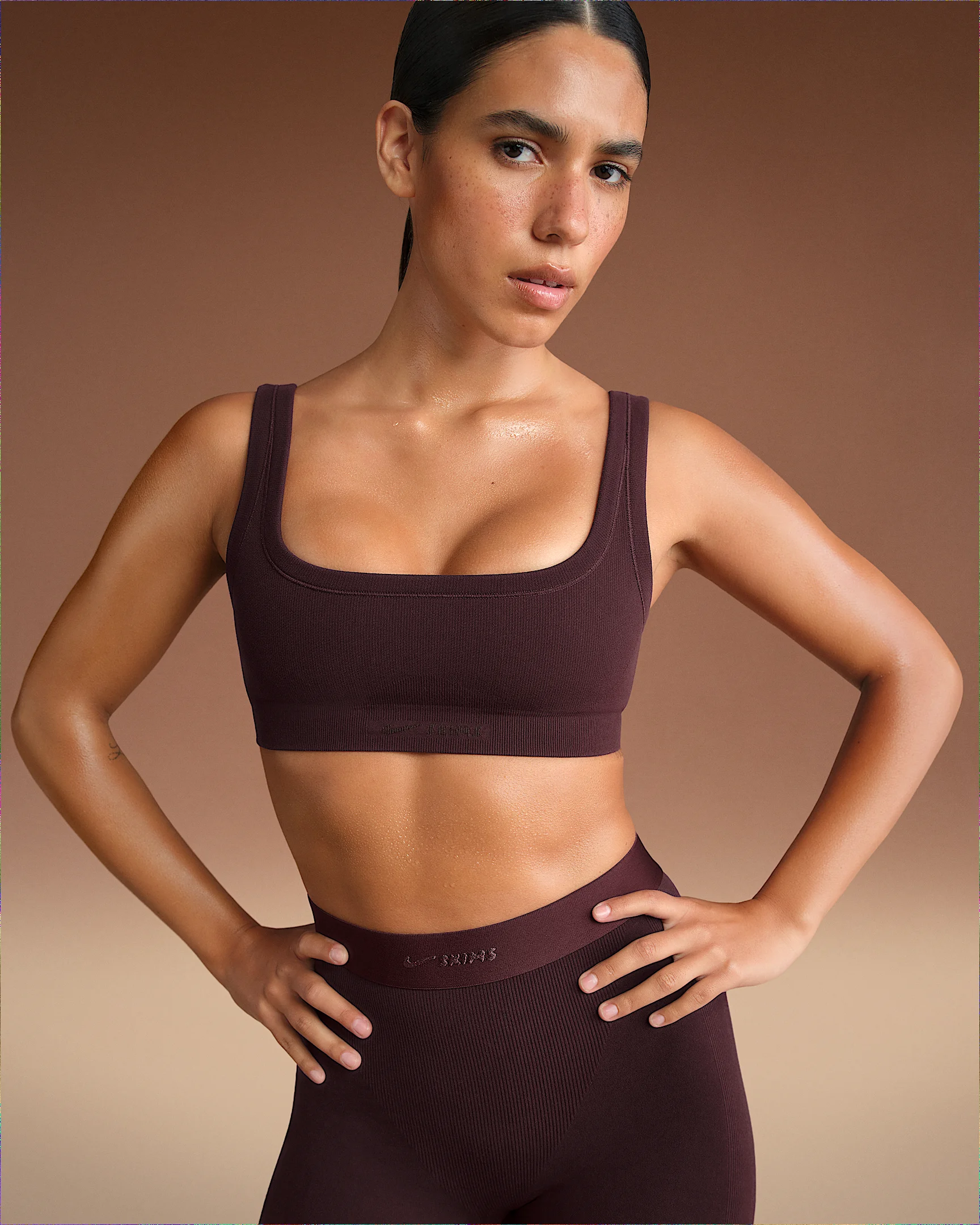 NikeSKIMS Vintage Seamless Women's Scoop Bra - 1