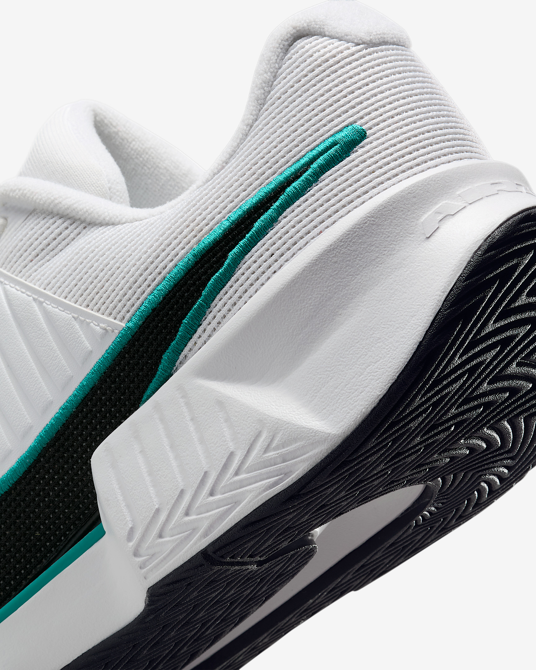 Nike GP Challenge Pro Men's Hard Court Tennis Shoes - 8