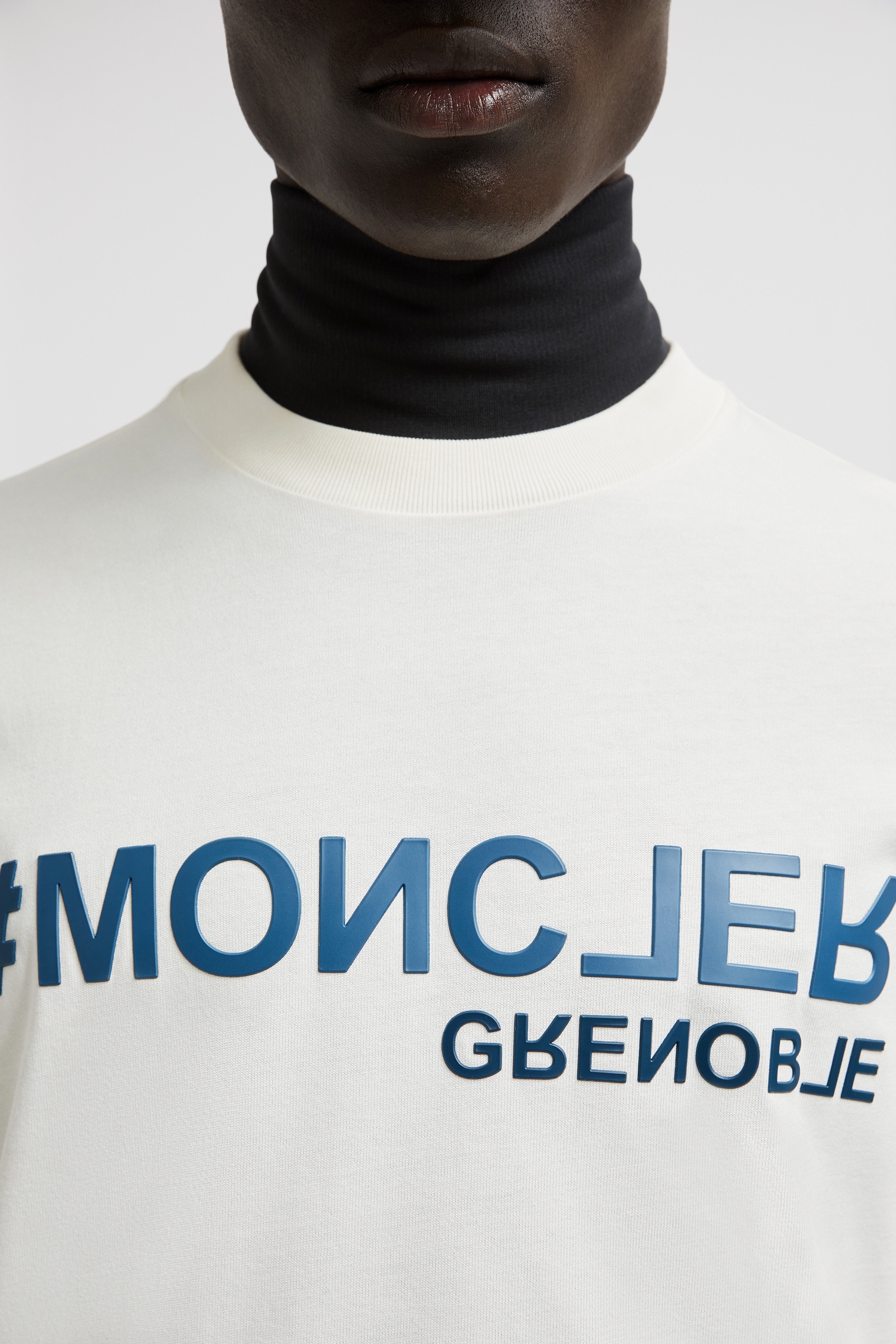 Logo T-Shirt - 7