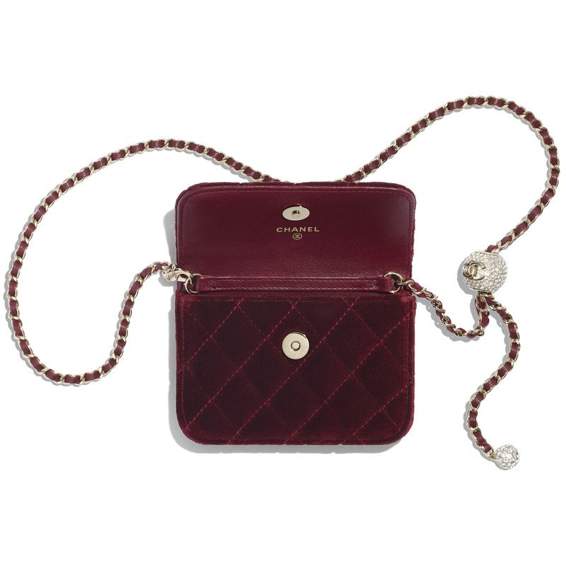 CHANEL Clutch with Chain outlook