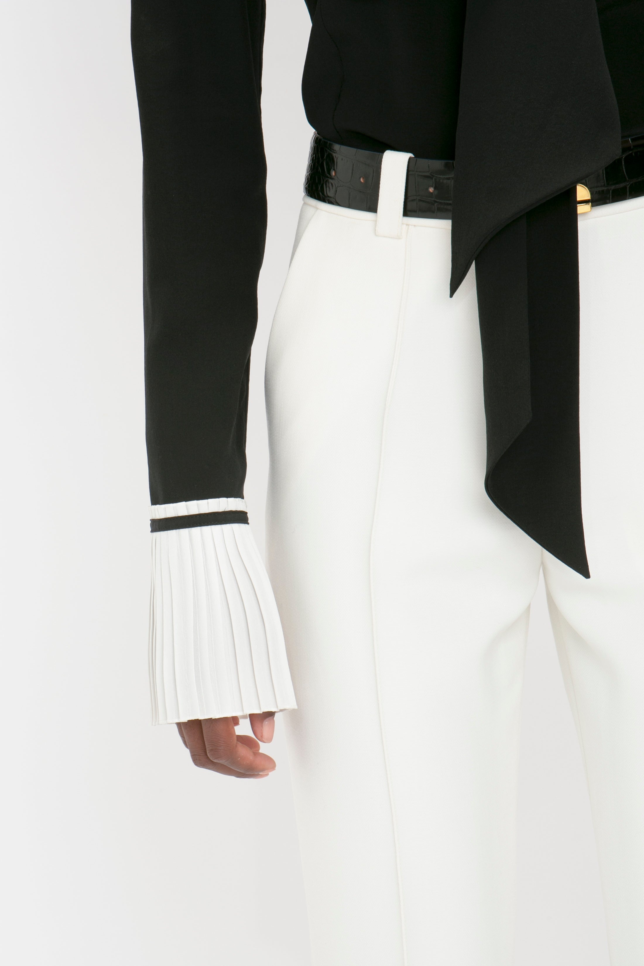 Cropped Kick Trouser In Ivory - 5