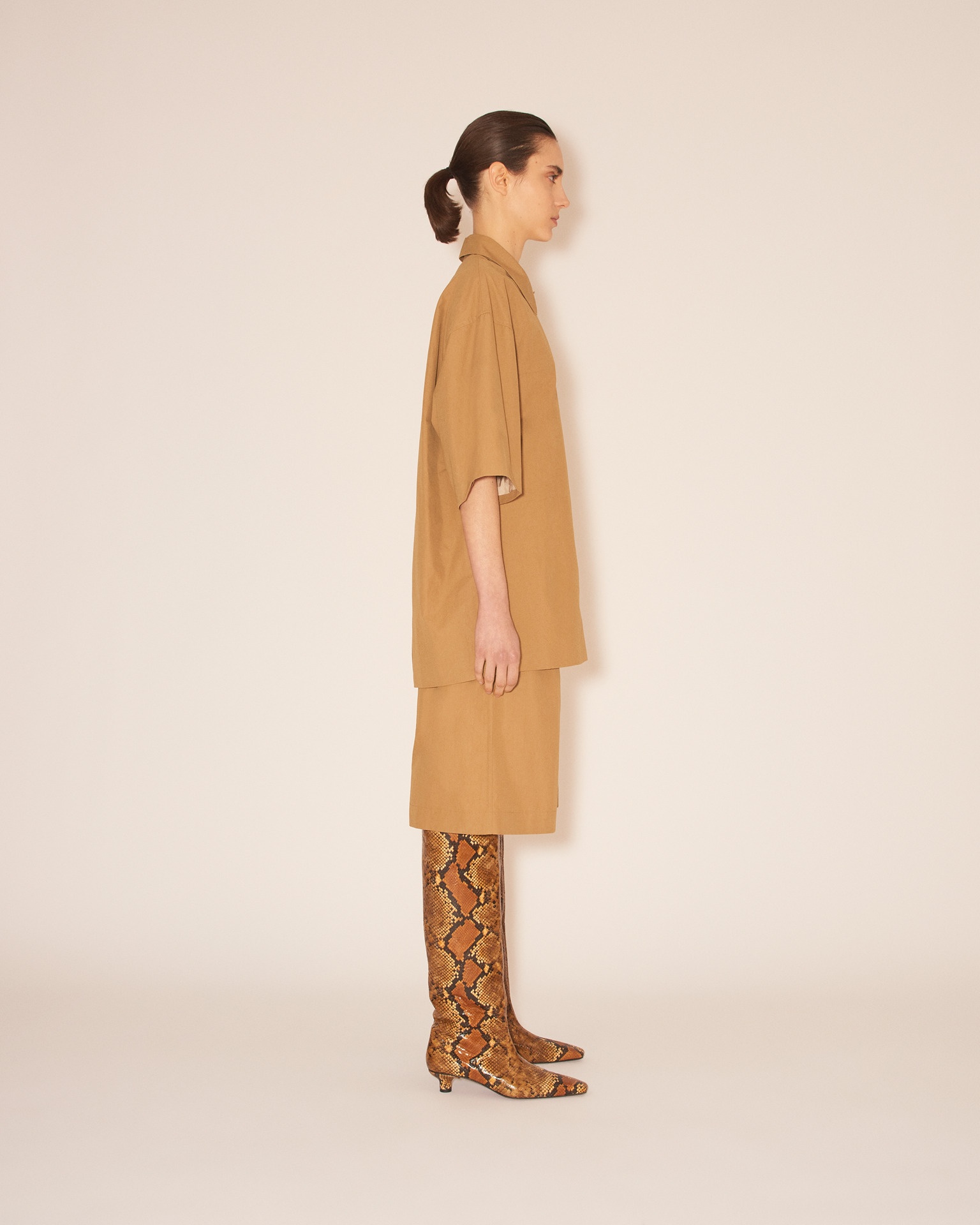 LAMIS - Wide leg tailored bermuda short - Prairie sand - 5