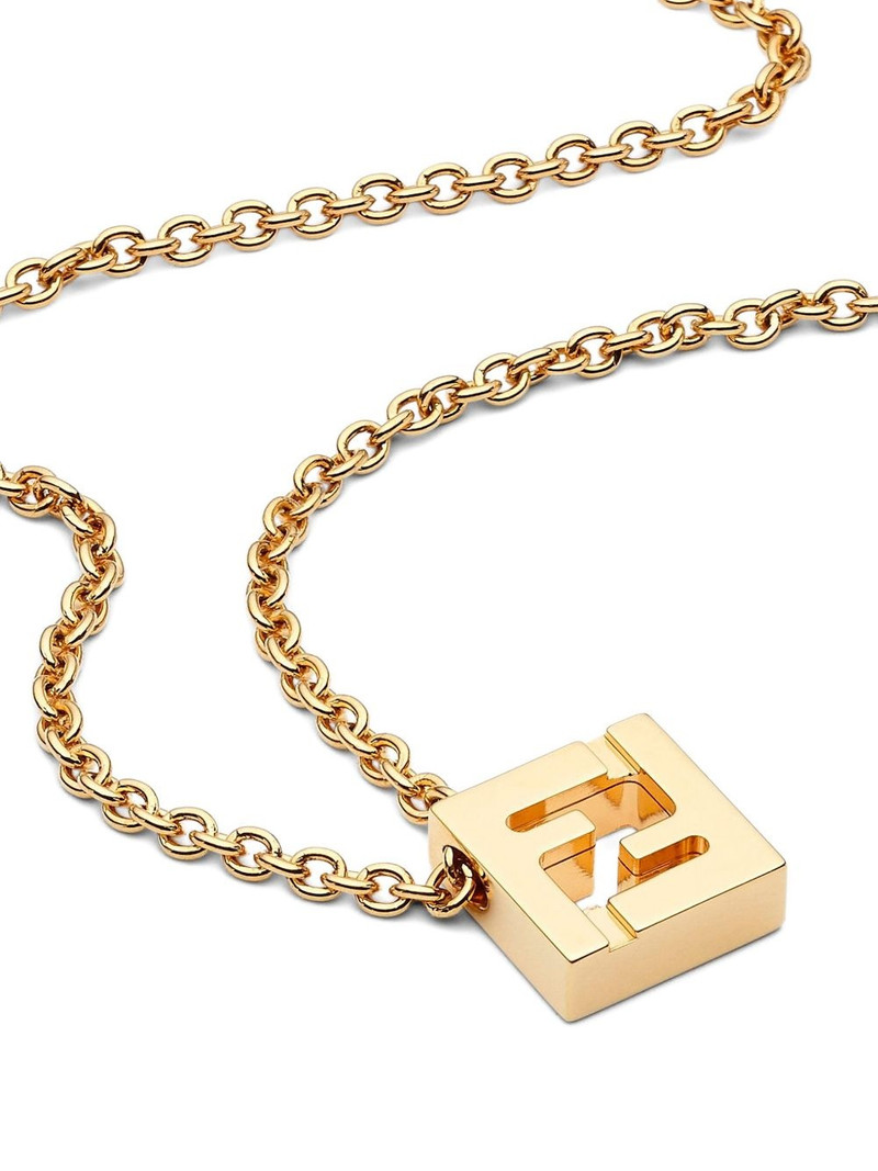 FENDI Forever necklace outlook