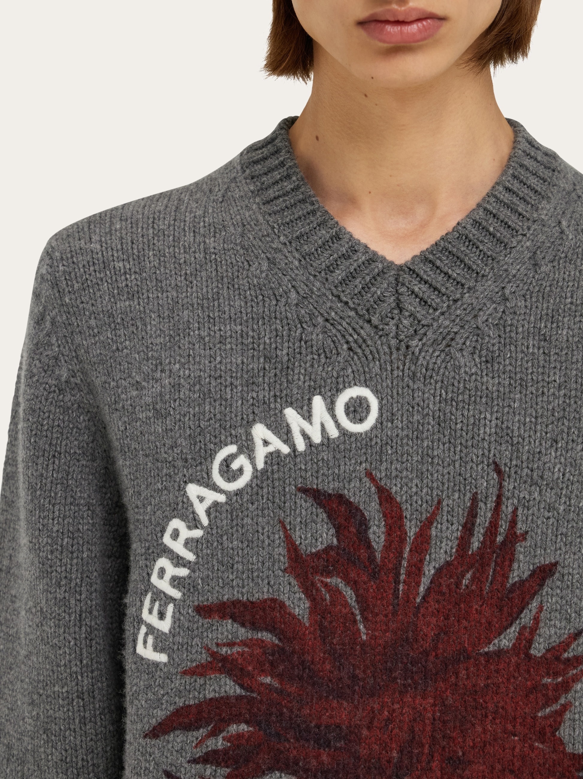 Knitted sweater with Dahlia motif - 4