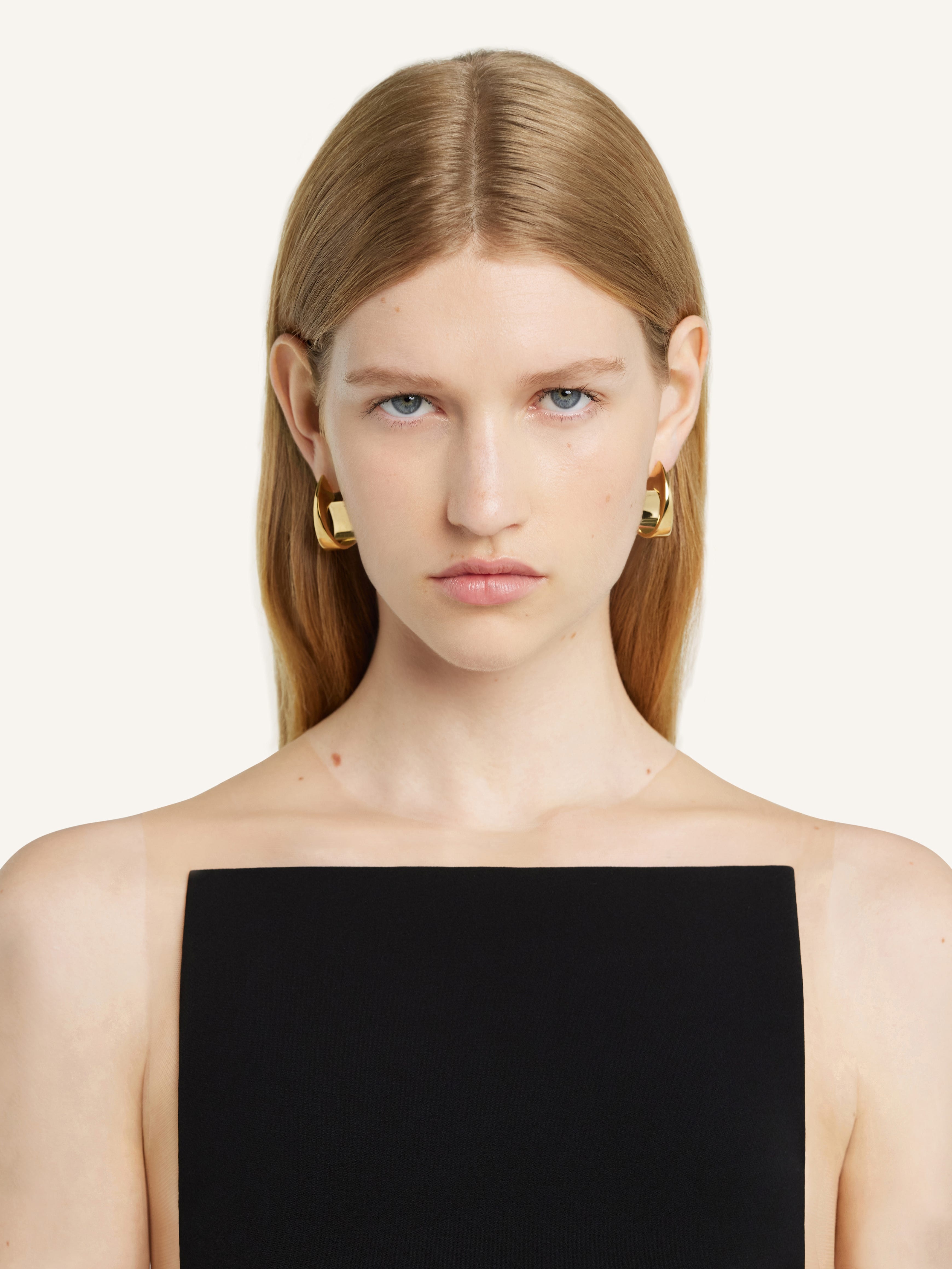 ONE CURVED EARRINGS - 5