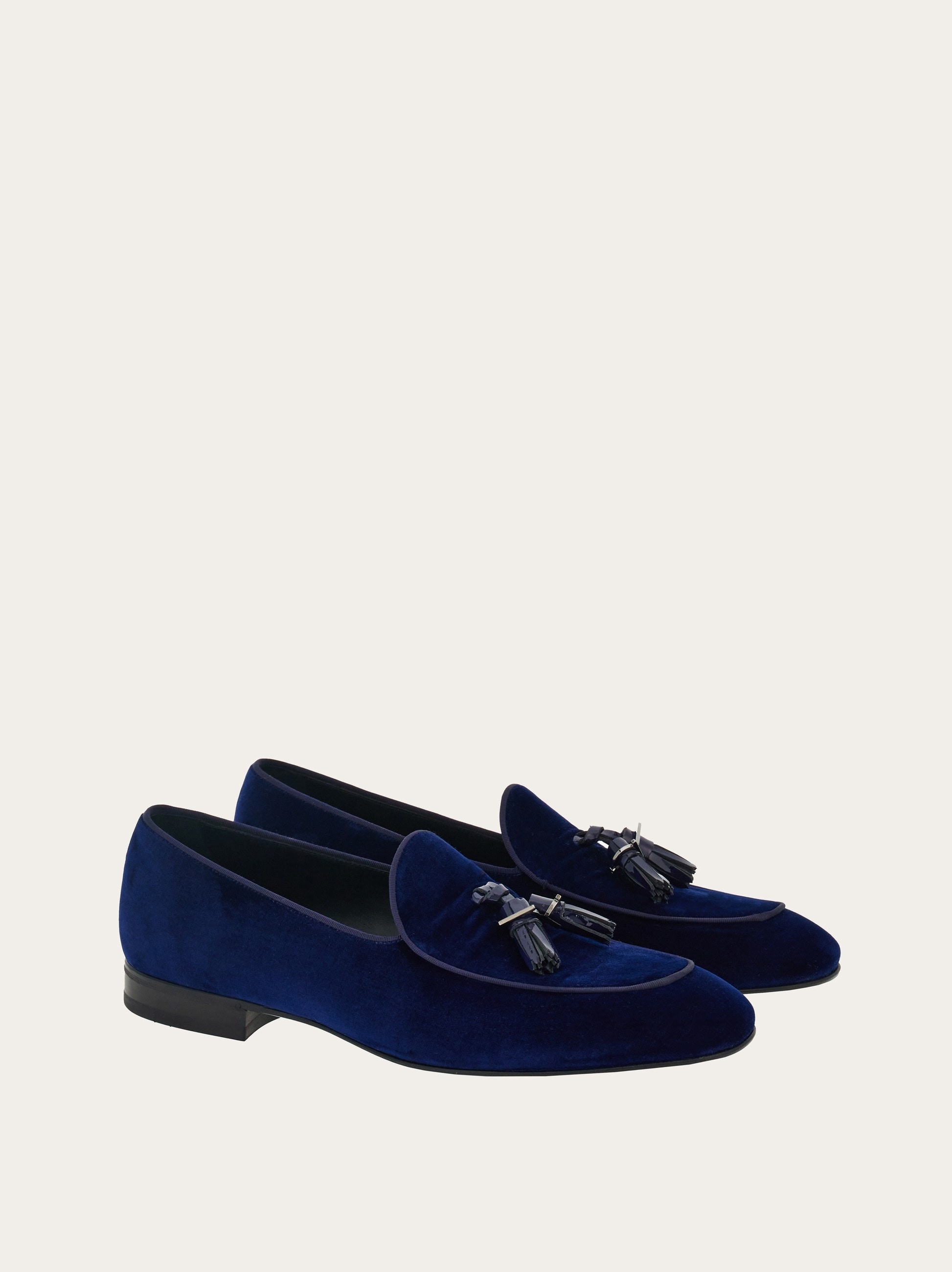 Loafer with tassels - 4