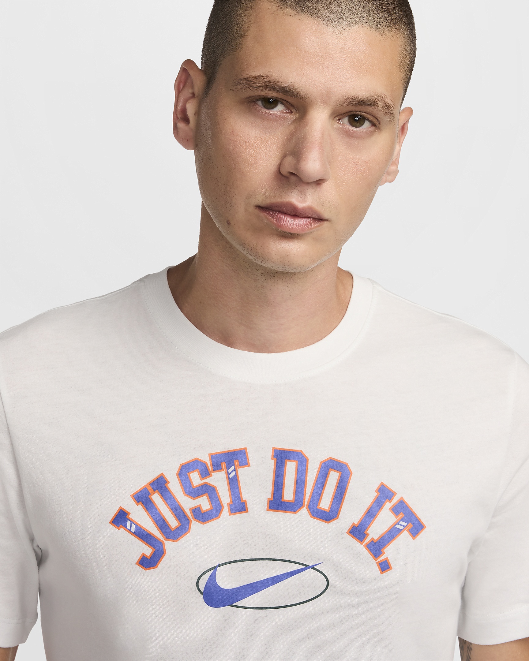 Nike Sportswear Men's T-Shirt - 3