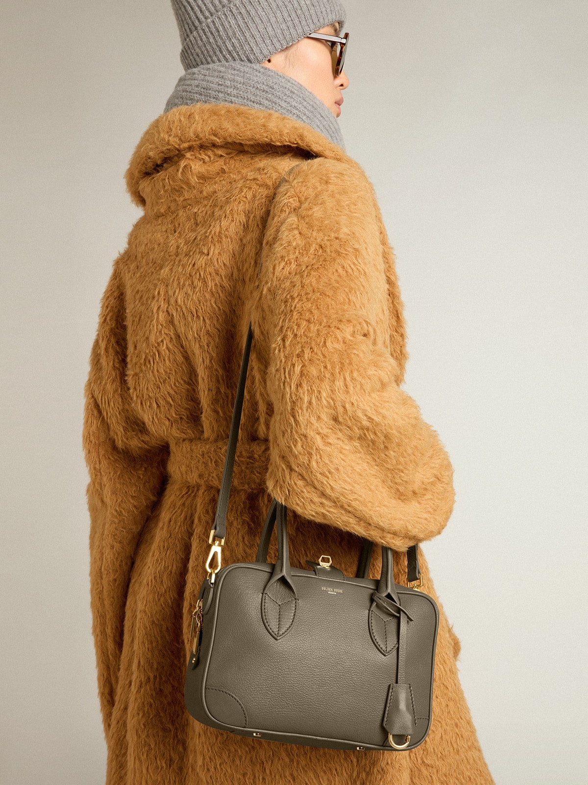 Vita Bag in sage-green sheepskin leather with gold details - 3