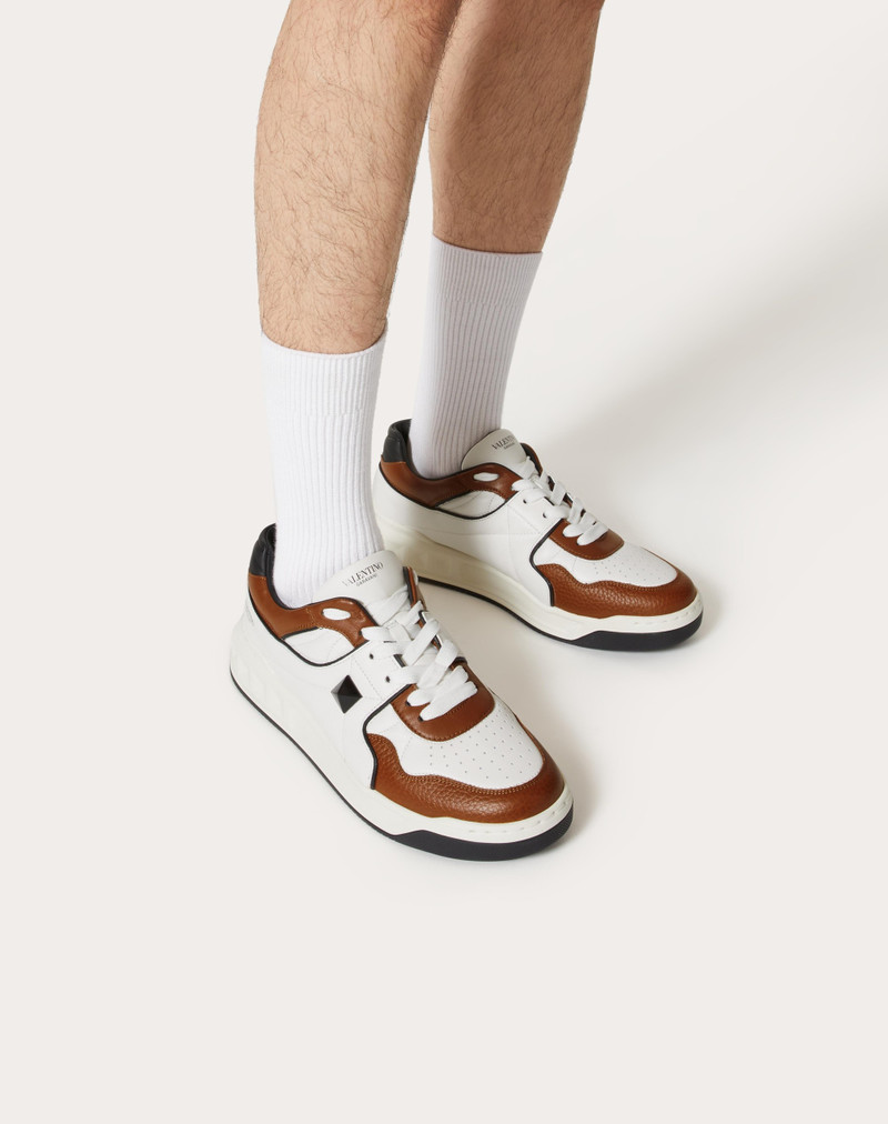 Valentino ONE STUD LOW-TOP NAPPA SNEAKER outlook