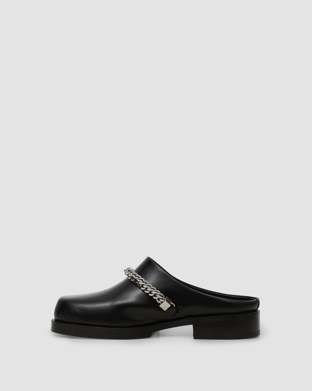 FORMAL CLOG W  CHAIN - 3