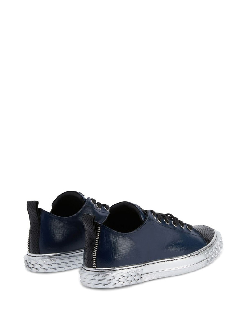 logo-patch sneakers 3