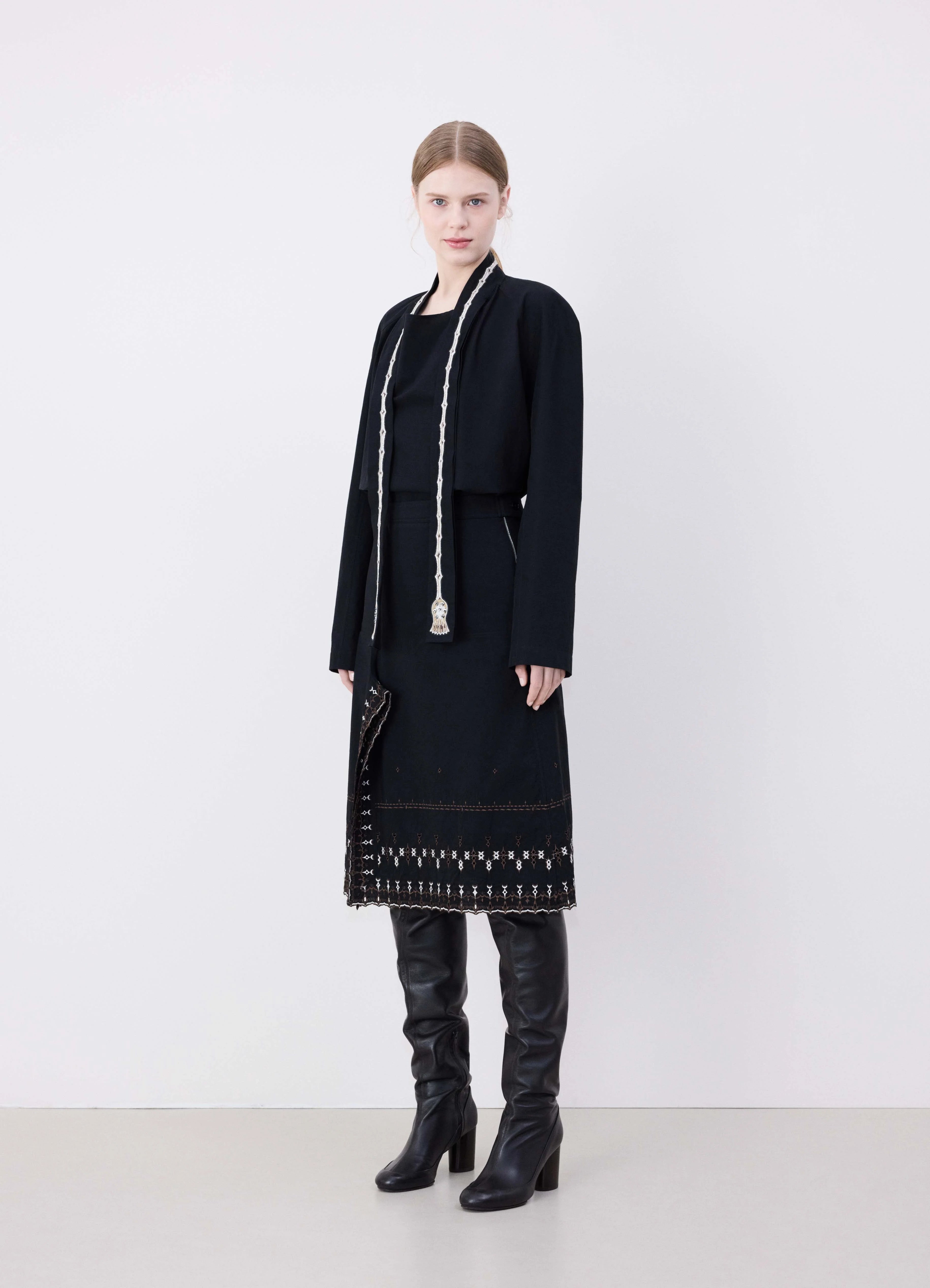 EMBROIDERED SKIRT WITH SLIT - 2