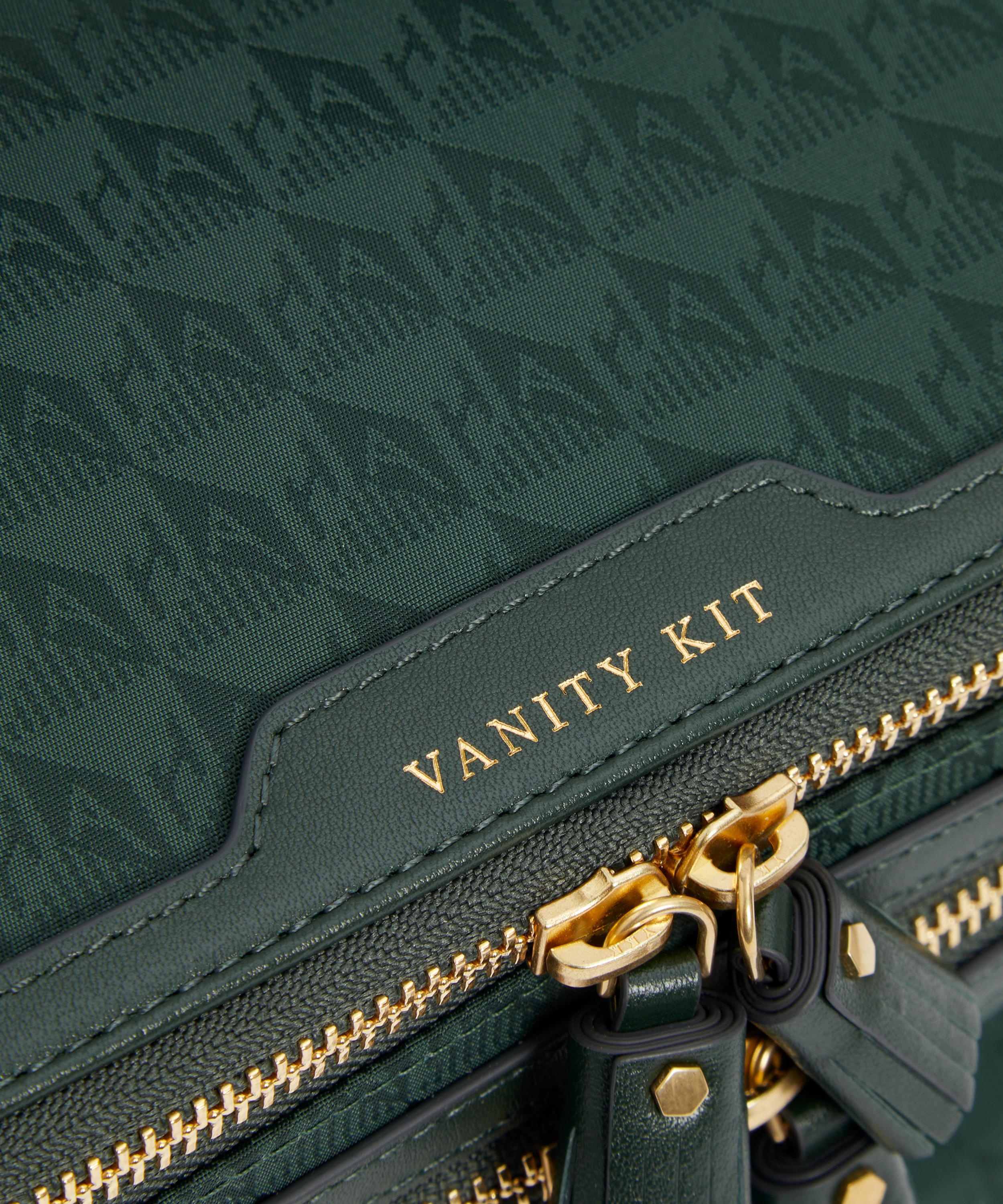 Logo Dark Holly Vanity Kit - 4