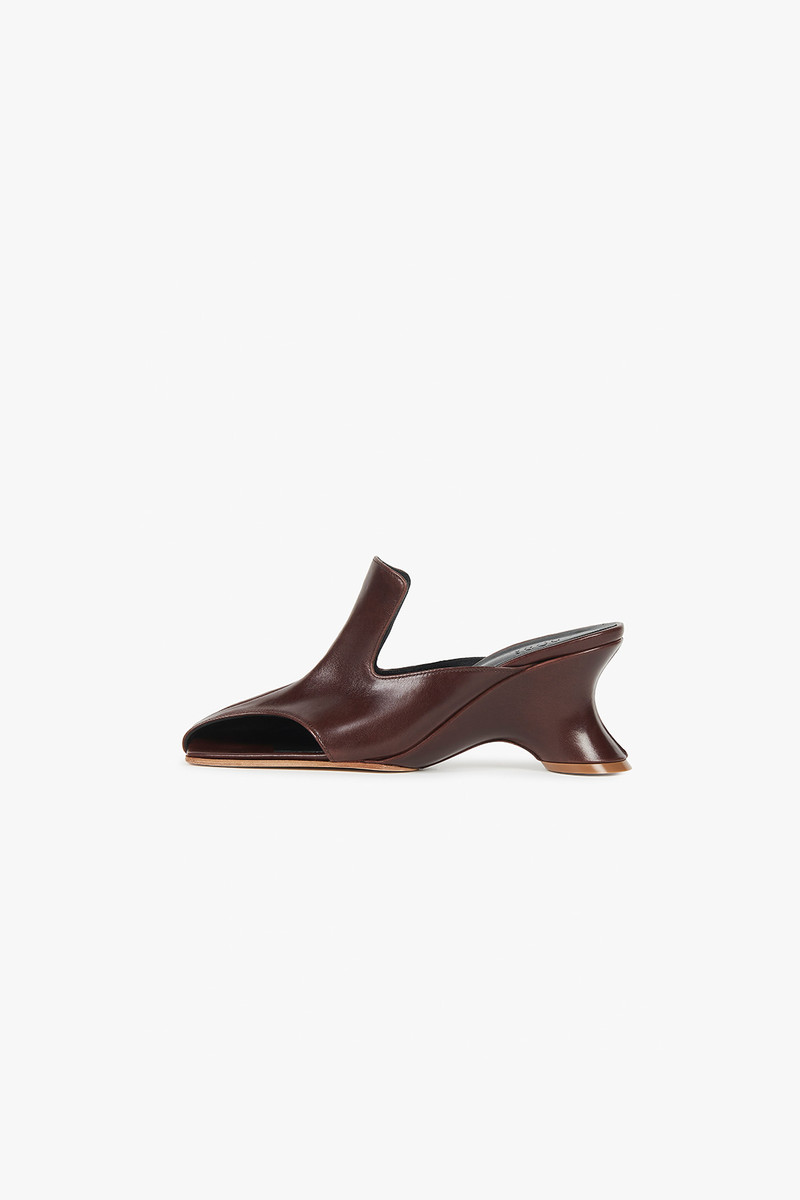 ROGER MULE BROWN 1