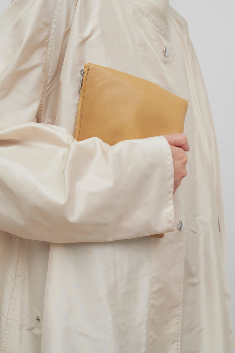 Allegra Clutch in Leather 4