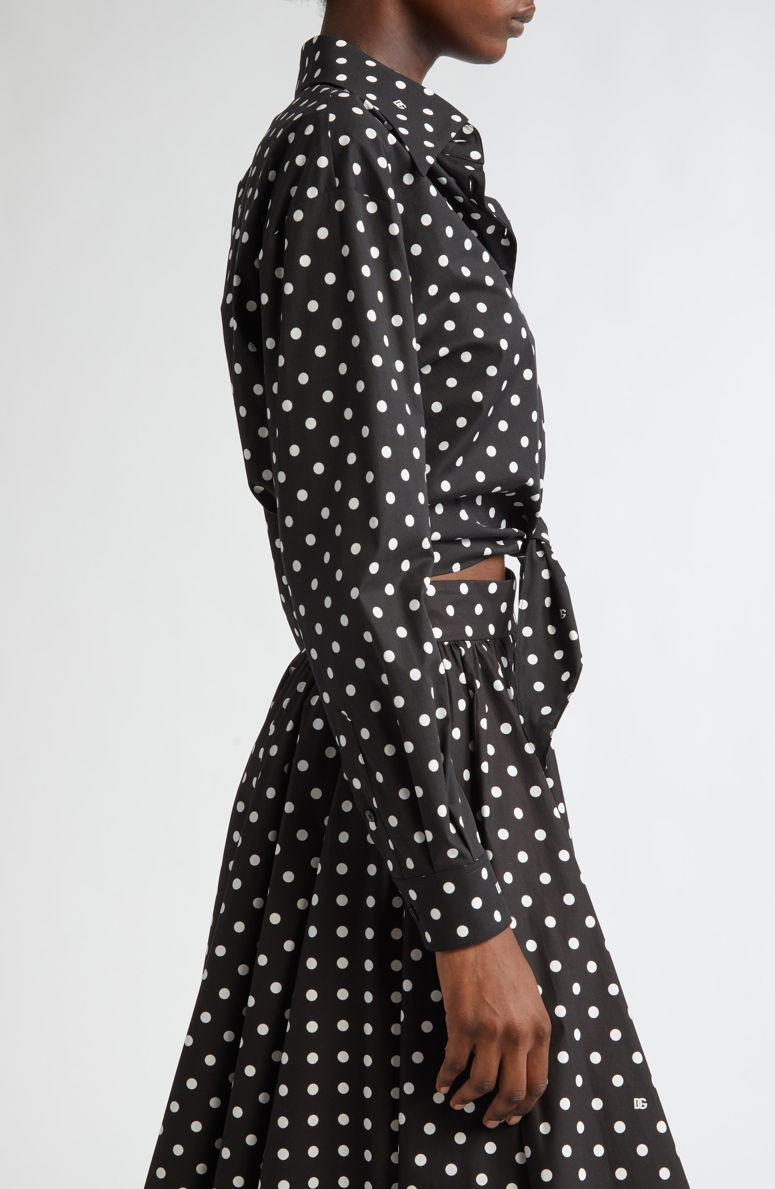 Dolce&Gabbana Polka Dot Long Sleeve Button-Up Crop Shirt in Hnzqw Pois Picc 0 8 F.nero at Nordstrom - 4
