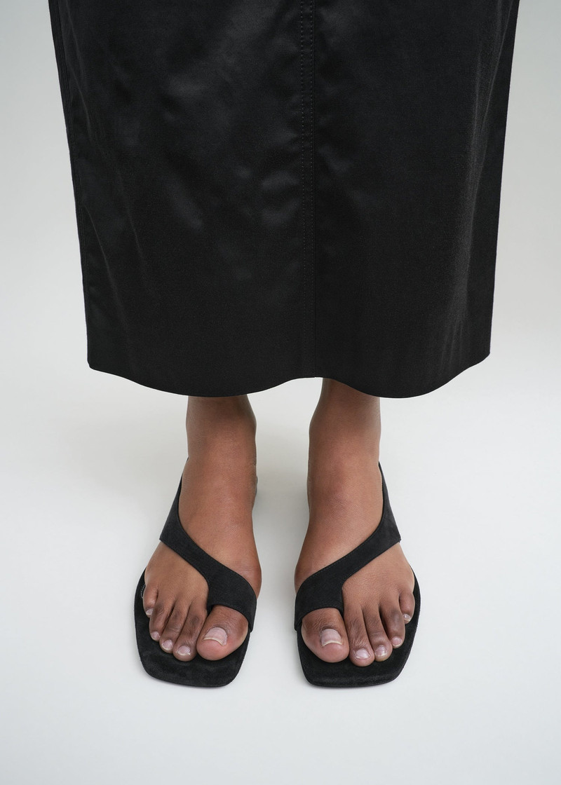 Totême Suede thong sandals black outlook