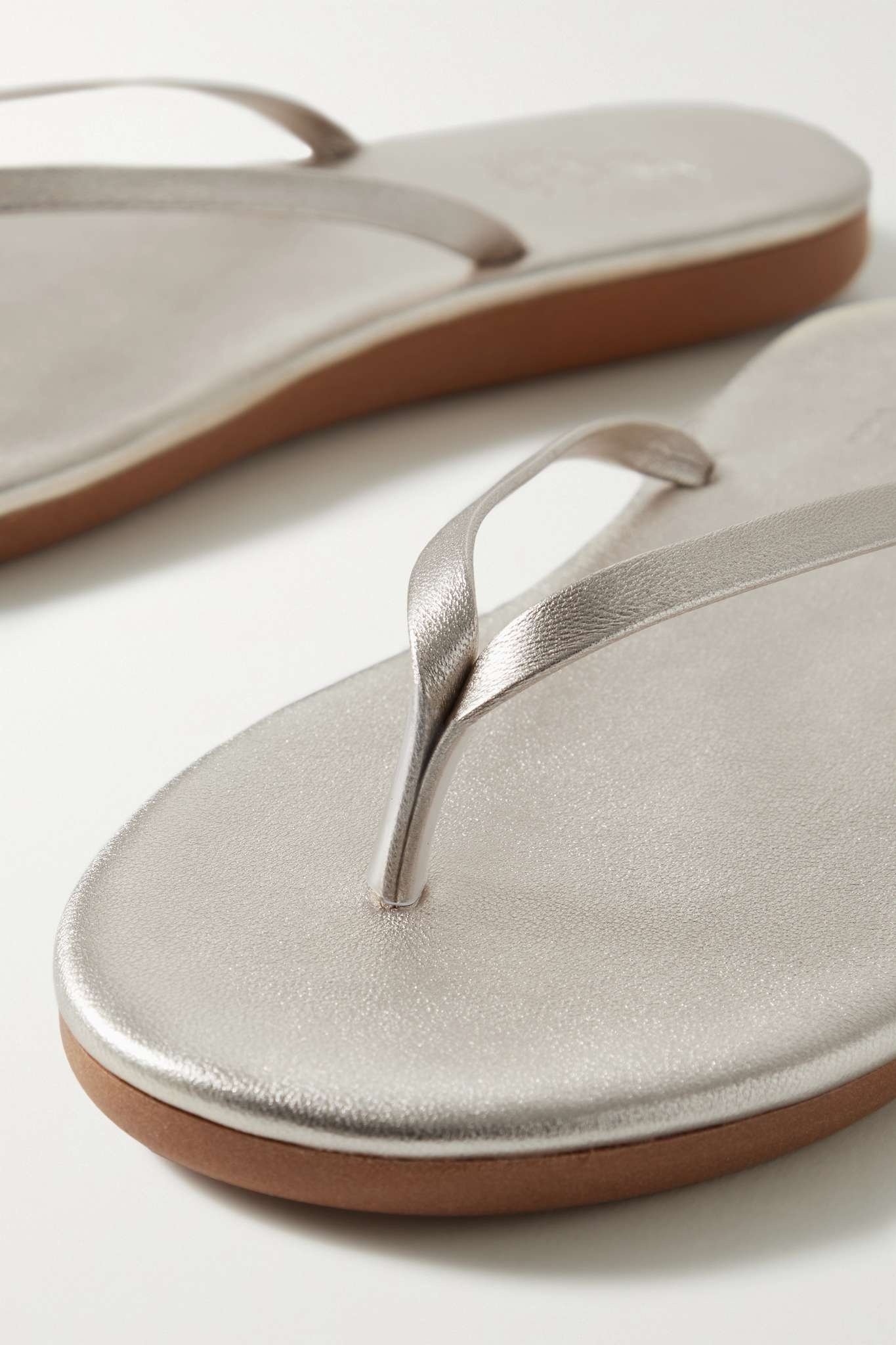 Saionara metallic leather flip flops - 5
