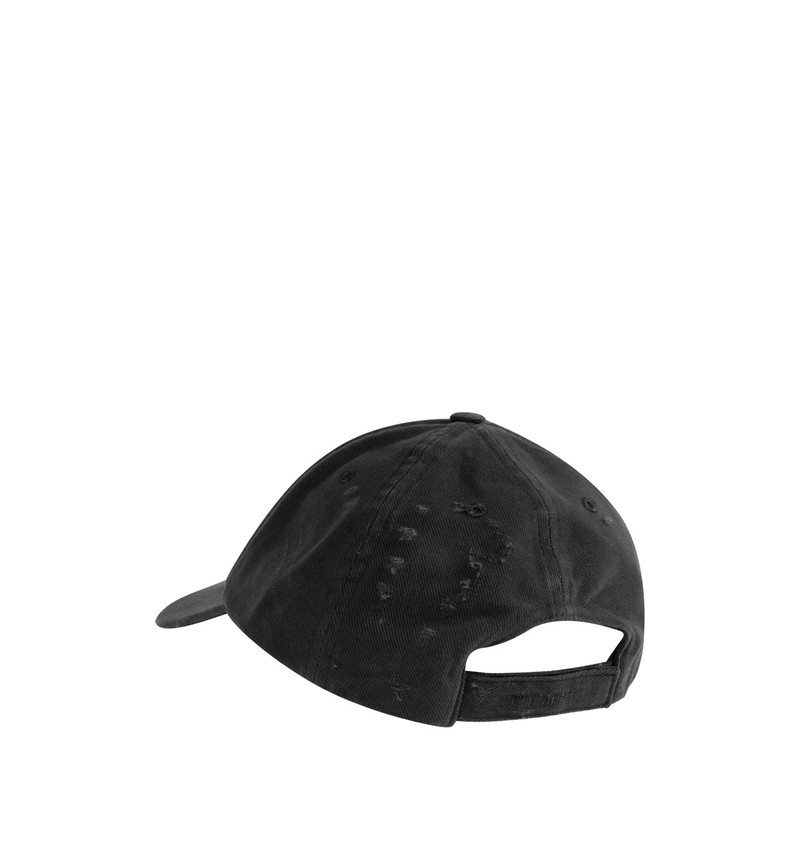 VETEMENTS FRIDAY DISTRESSED CAP outlook