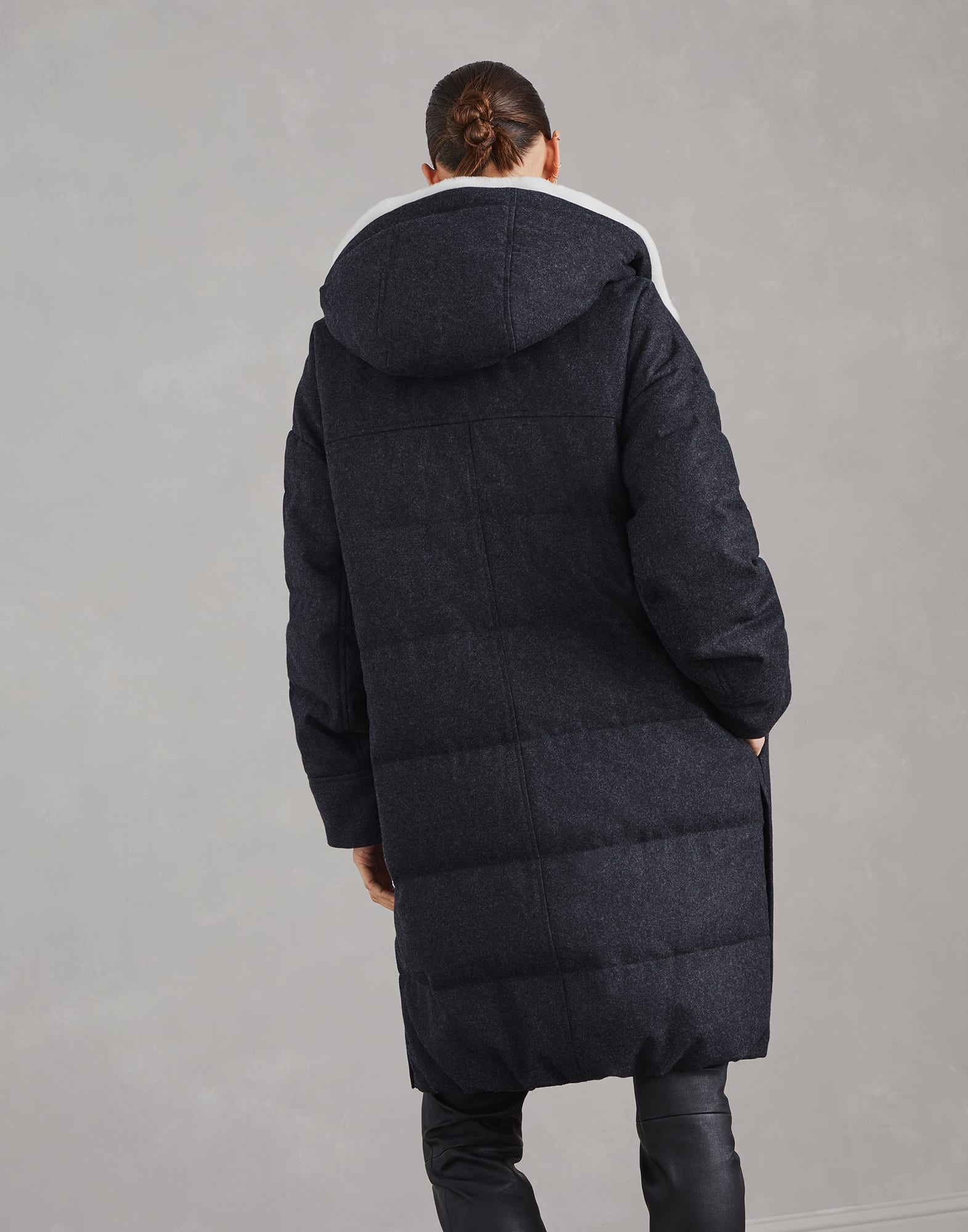Virgin wool flannel down parka with detachable shearling insert and shiny zipper pull - 2