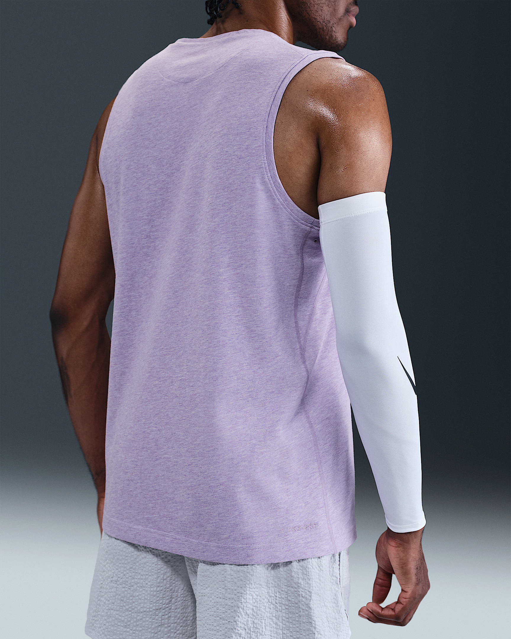 Nike Primary Men's Dri-FIT Versatile Tank - 2