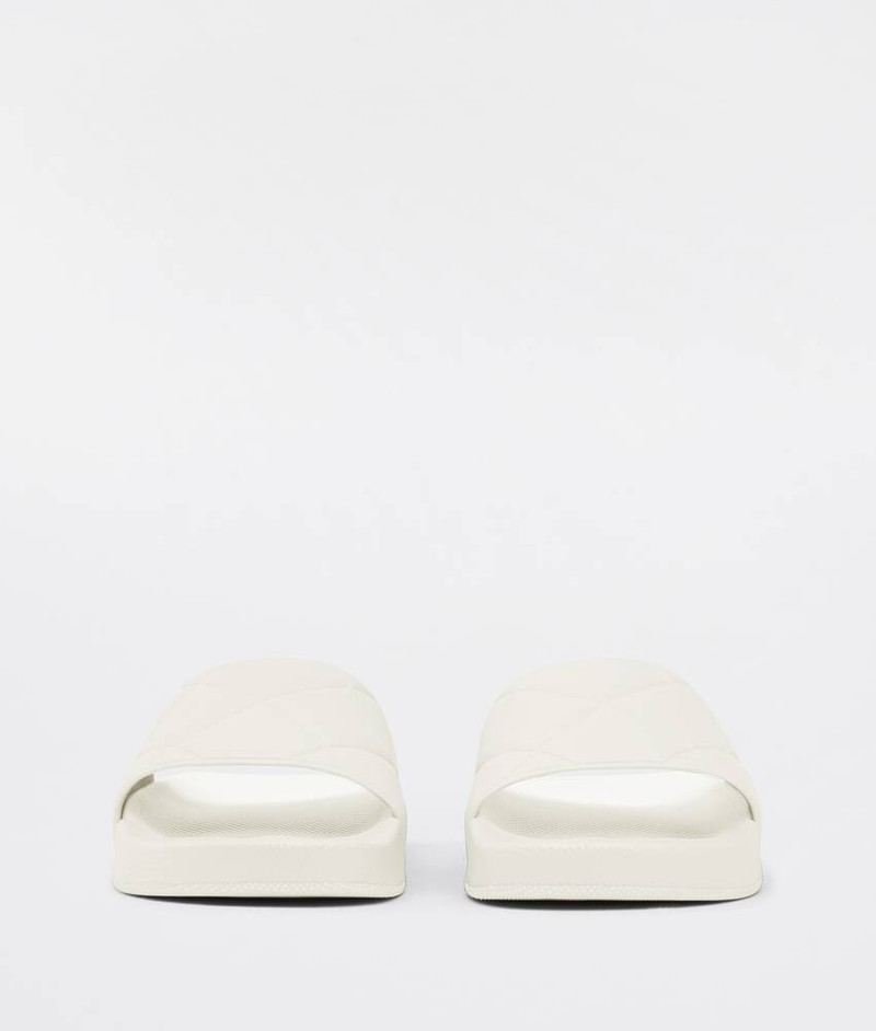 Bottega Veneta slider outlook