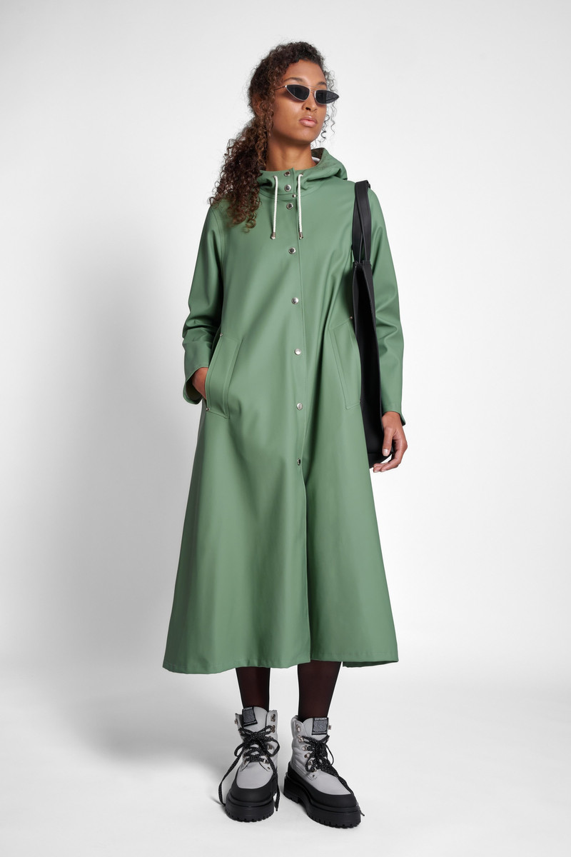 Stutterheim Mosebacke Long Raincoat Loden Green outlook